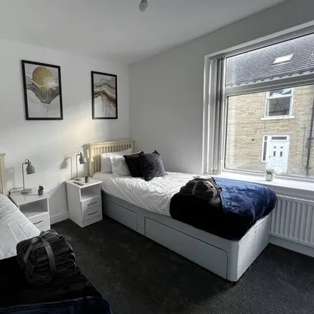 Rent this 3 bed house on Bradford in BD7 3PL, United Kingdom