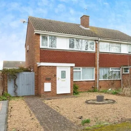 Buy this 3 bed duplex on Harkness Close in Bletchley, MK2 3NB