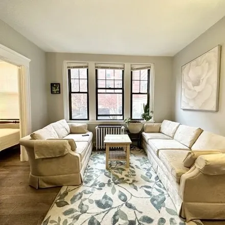 Rent this 1 bed apartment on Queensbury Court Condominiums in Private Alley 929, Boston