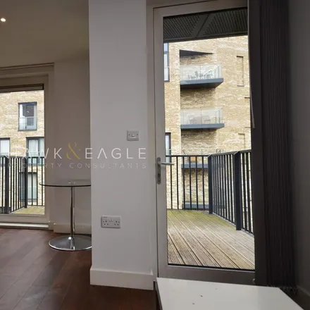 Image 2 - Navigation House, Whiting Way, London, SE16 7DR, United Kingdom - Apartment for rent