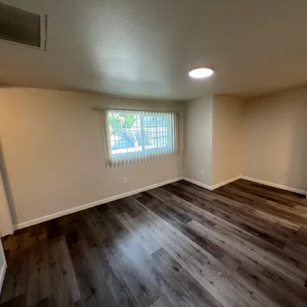 Image 4 - 928 N Van Ness Ave - Apartment for rent