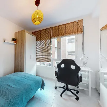Rent this 5 bed room on Països Catalans in Avinguda dels Països Catalans, 43201 Reus