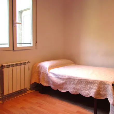 Rent this 3 bed room on Madrid in Calle del Cerro Bermejo, 28011 Madrid