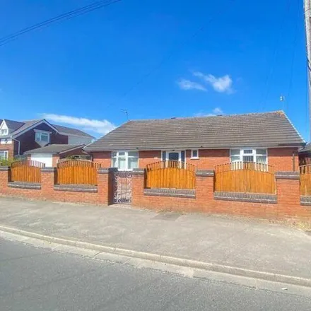 Buy this 5 bed house on Carr Head Lane in Poulton-le-Fylde, FY6 8JA