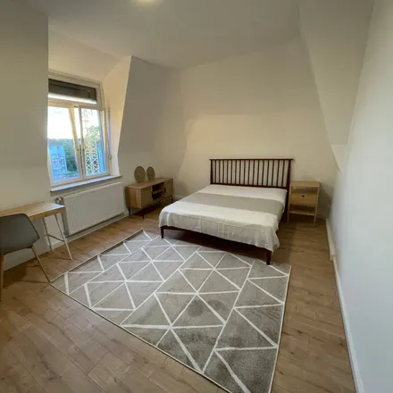 Rent this 2 bed apartment on Hufnagelstraße 35 in 60326 Frankfurt, Germany