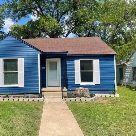 Buy this 2 bed house on 2821 Windsor Avenue in Waco, TX 76708
