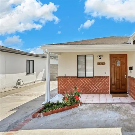 Image 2 - 18220 Saint Andrew's Place, Torrance, CA 90504, USA - House for sale