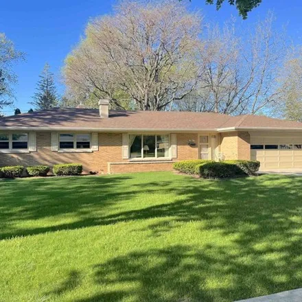Buy this 3 bed house on 152 Hilltop Drive in Allouez, WI 54301