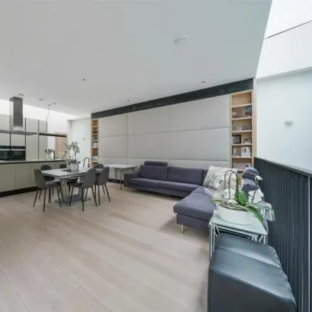 Image 2 - 27 Blenheim Terrace, London, NW8 0EH, United Kingdom - House for rent