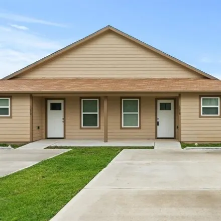 Rent this 3 bed house on 115 S Bend Ct Unit B in Willis, Texas