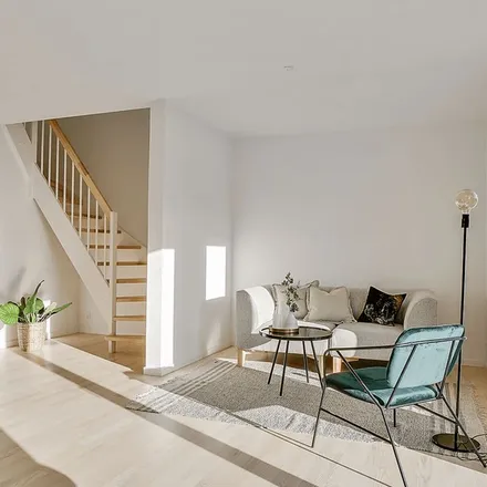 Rent this 5 bed apartment on Gisselfeldvej 16 in 2665 Vallensbæk, Denmark