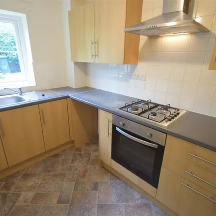 Rent this 3 bed townhouse on Garden Terrace in Bradford, BD9 4AA