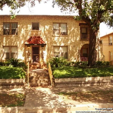 Rent this studio apartment on 419 West Lynwood Avenue in San Antonio, TX 78212