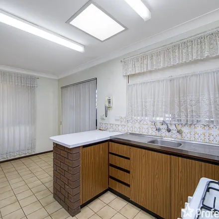 Image 6 - Berberis Way, Forrestfield WA 6058, Australia - Apartment for rent