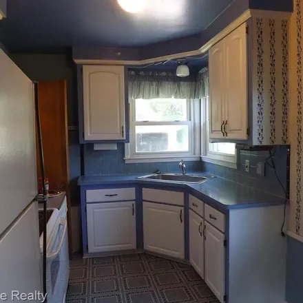 Image 7 - 15895 Fox Avenue, Redford Charter Township, MI 48239, USA - Apartment for rent