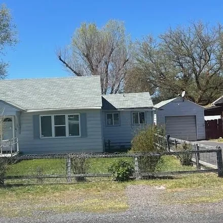 Buy this 3 bed house on 1376 Dayton Street in Altamont, OR 97603