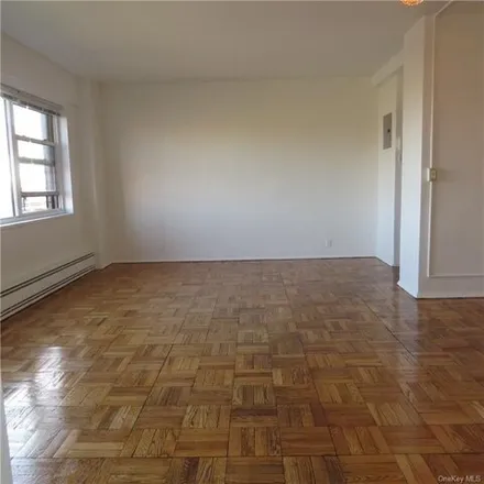 Image 7 - 8 Webb Avenue, New York, NY 10468, USA - Apartment for rent