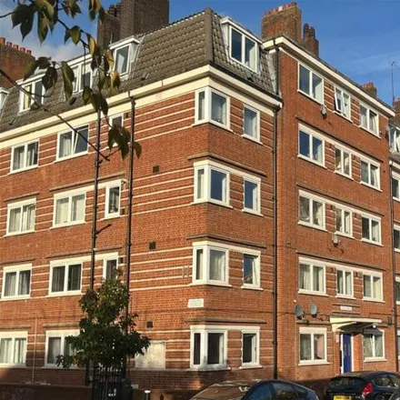 Image 1 - The Forum / Sidney Godley VC House, Digby Street, London, E2 0RW, United Kingdom - Apartment for sale