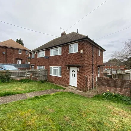 Rent this 3 bed duplex on Squirrel Lane in High Wycombe, HP12 4RY