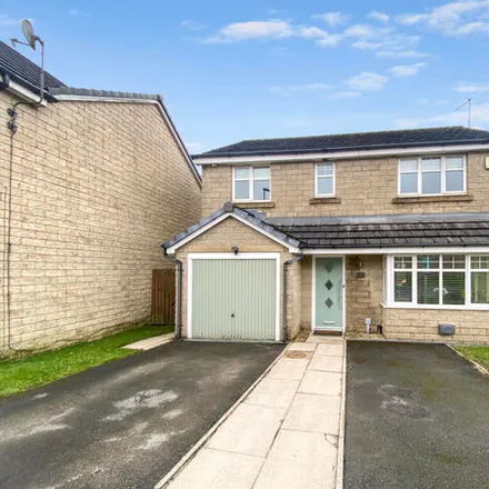 Buy this 4 bed house on Goldcrest Avenue in Bacup, OL13 9PA