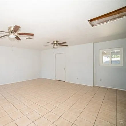 Image 5 - 1601 South Magnolia Avenue, Yuma, AZ 85364, USA - House for sale