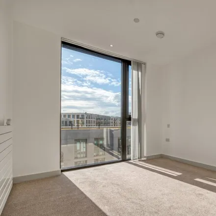 Image 7 - Echo Court, 21 Admiralty Avenue, London, E16 2PN, United Kingdom - Apartment for rent