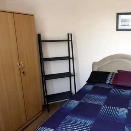 Rent this 8 bed room on 48 Wightman Road in London, N4 1DL