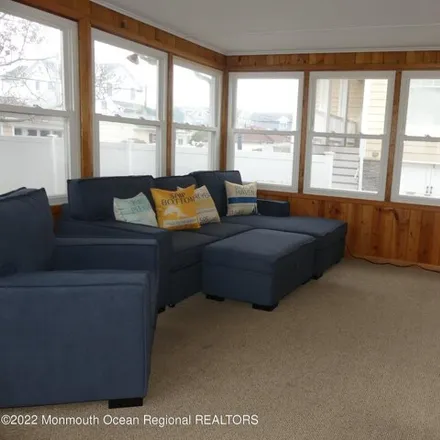 Image 9 - 108 Parkway, Point Pleasant Beach, NJ 08742, USA - House for rent