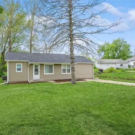 Buy this 4 bed house on 705 E 20th St S in Newton, Iowa