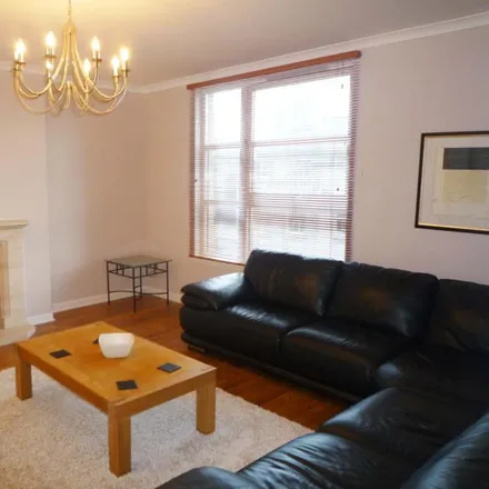 Rent this 3 bed apartment on Crown Terrace in Crown Street, Aberdeen City