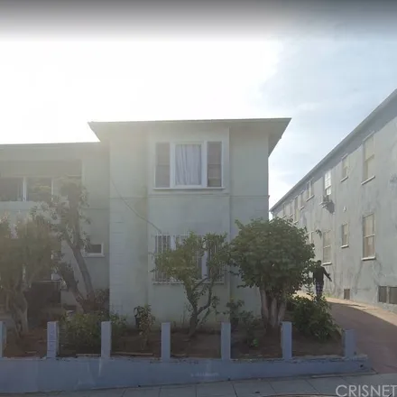 Buy this studio townhouse on 1272 Queen Anne Place in Los Angeles, CA 90019