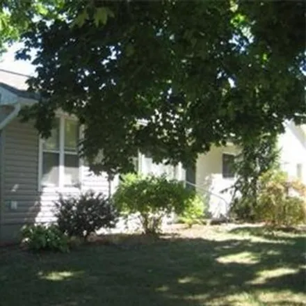Rent this 3 bed house on 9753 Newtown Road in Newtown, Upper Macungie Township