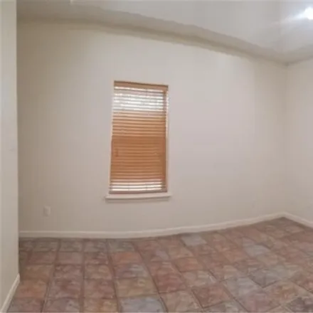Image 8 - 214 East Yucca Avenue, McAllen, TX 78504, USA - House for sale