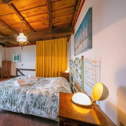 Rent this 2 bed house on Sesto Calende in Via Vittorio Veneto, 13b