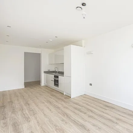 Image 2 - Hambridge Lane, Greenham, RG14 5HA, United Kingdom - Apartment for rent