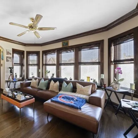 Image 3 - 6019 West Eddy Street, Chicago, IL 60634, USA - House for sale