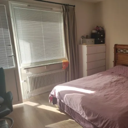 Rent this 1 bed room on Oxelvägen 45 in 138 32 Älta, Sweden