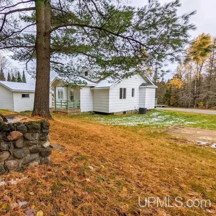 Image 1 - Edgewood Drive, Hubbell, Torch Lake Township, MI 49945, USA - House for sale