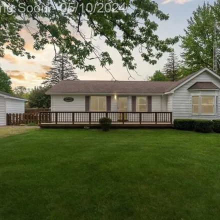 Buy this 3 bed house on Ponemah Drive in Genesee County, MI 48430