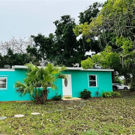 Buy this 2 bed house on 1476 16th Avenue in Vero Beach, FL 32960