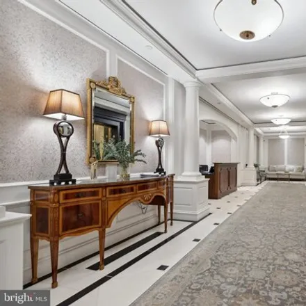 Image 3 - Market Square, 801 Pennsylvania Avenue Northwest, Washington, DC 20004, USA - Condo for sale