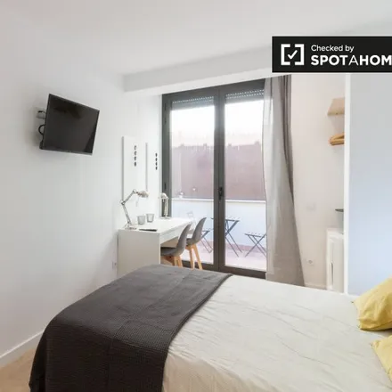 Rent this 2 bed room on Carrer de les Esquadres in 08991 l'Hospitalet de Llobregat, Spain