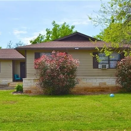 Image 1 - 1307 West 10th Street, Cameron, TX 76520, USA - House for sale