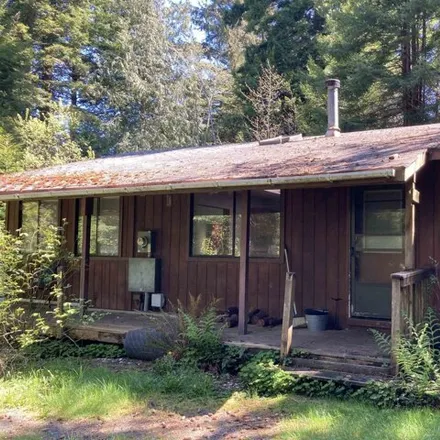 Buy this 2 bed house on Redwood Highway in Del Norte County, CA 95531