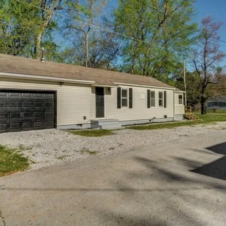 Buy this 2 bed house on 609 South Airwood Avenue in Springfield, MO 65802