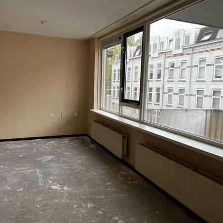 Rent this 3 bed apartment on Banierstraat 65D in 3032 PD Rotterdam, Netherlands