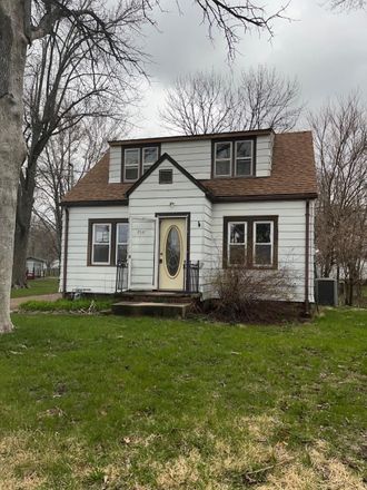 Rent this 3 bed house on 4245 Lafayette Road in Evansdale, IA 50707