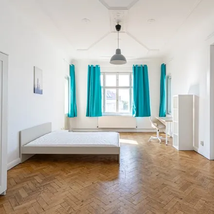 Rent this 5 bed room on Hermannstraße 25 in 12049 Berlin, Germany