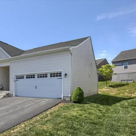 Image 4 - 3912 Afleet Alex Way, Lower Paxton Township, PA 17110, USA - House for sale