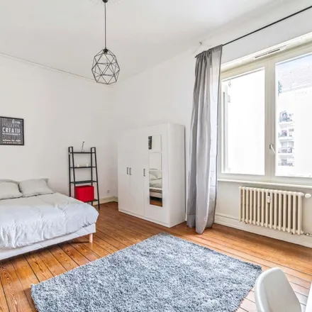 Rent this 5 bed room on 15 Boulevard Clemenceau in 67073 Strasbourg, France